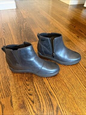 Sorel Black Leather Ankle Rain Boots